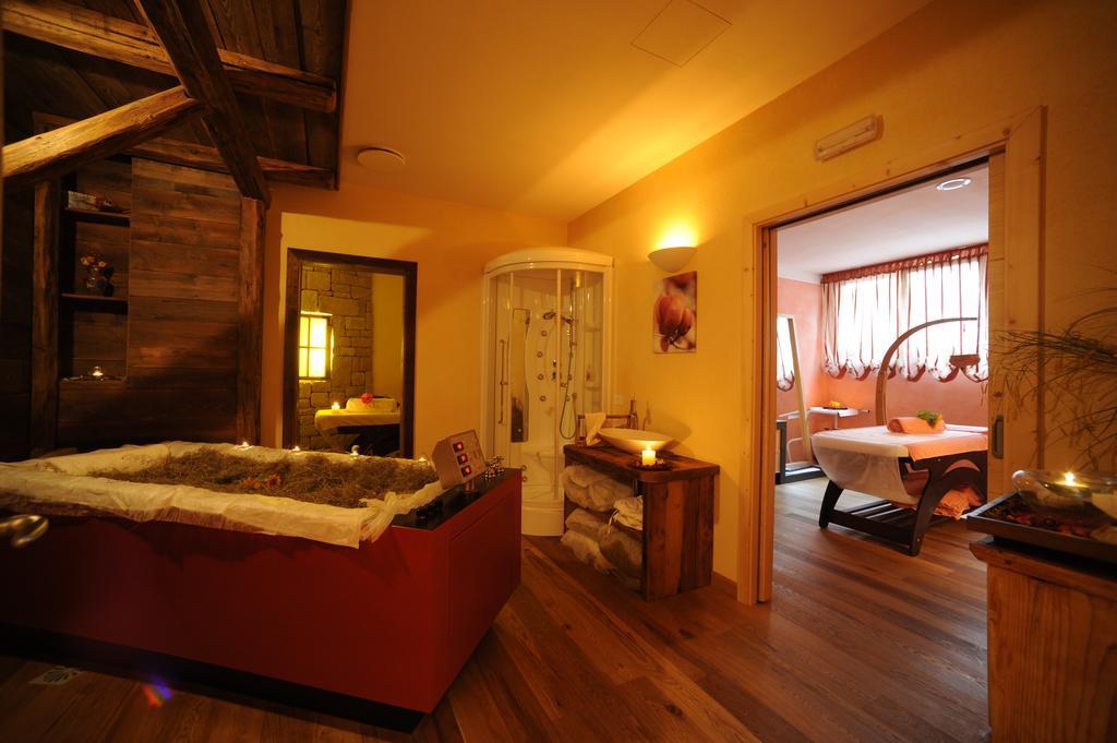 Hotel Shandranj Tesero Kültér fotó