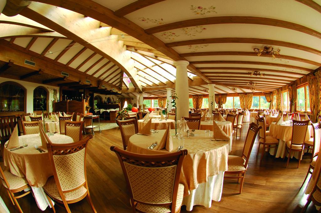 Hotel Shandranj Tesero Kültér fotó