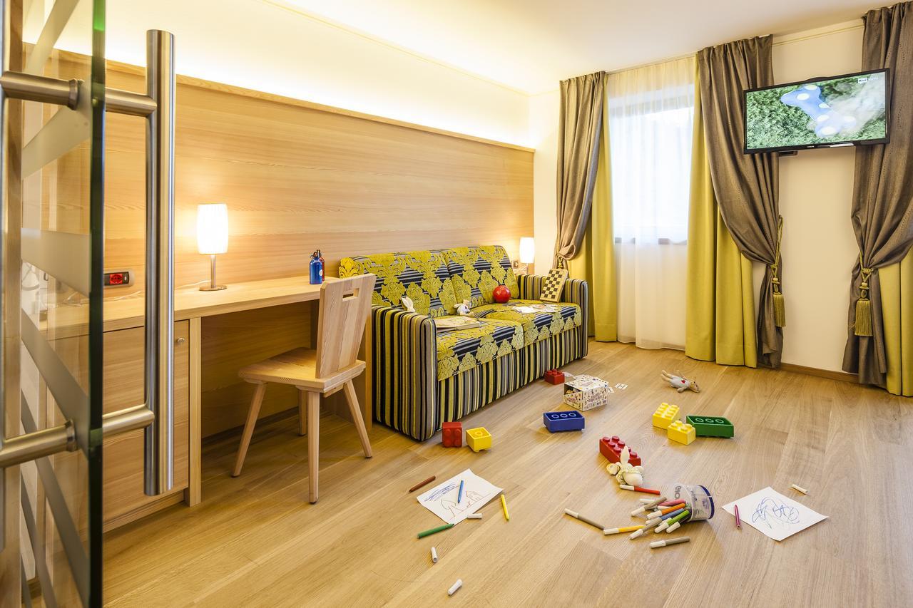 Hotel Shandranj Tesero Kültér fotó